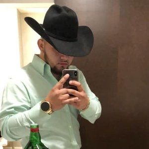 Meet your Posher, Javier